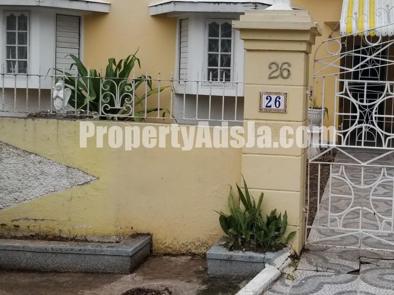 house-for-sale-in-queensborough-kingston-st-andrew-jamaica