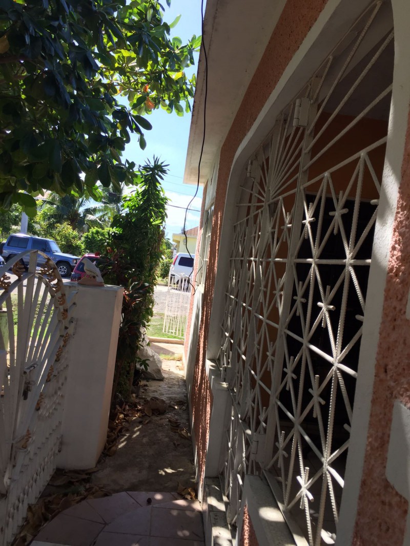 House For Sale in 3 Est Greater Portmore, St. Catherine ...