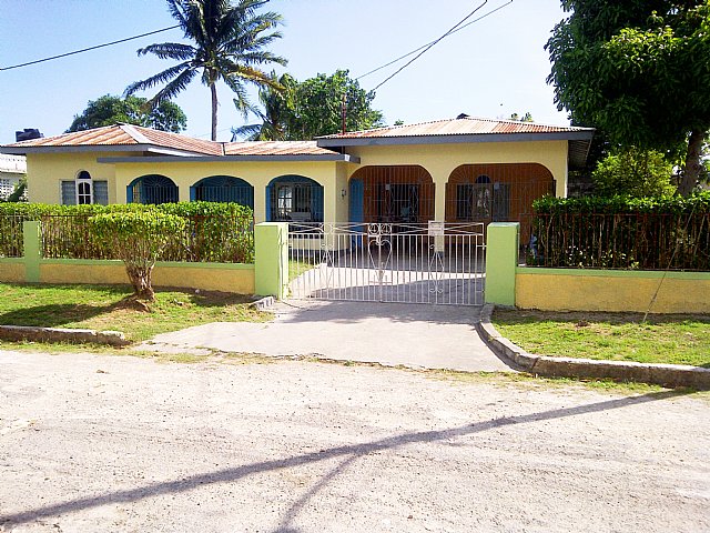 House For Sale in Willowdene, St. Catherine Jamaica | PropertyAdsJa.com