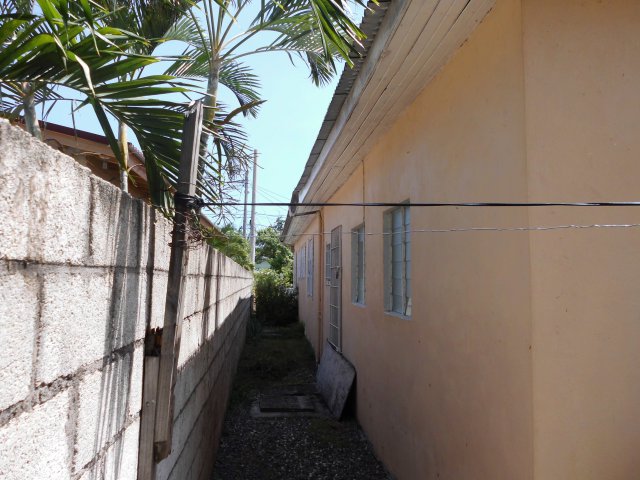 House For Sale in Three Oaks Gardens, Kingston / St. Andrew Jamaica