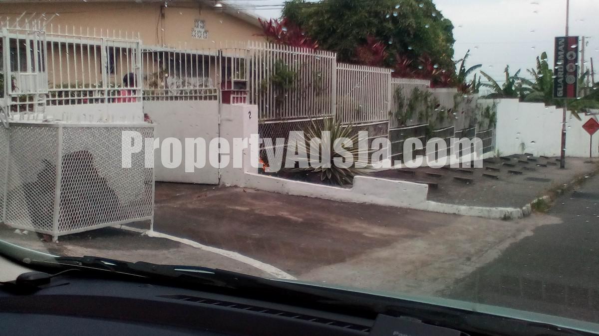 House For Sale in NORBROOK, Kingston / St. Andrew Jamaica