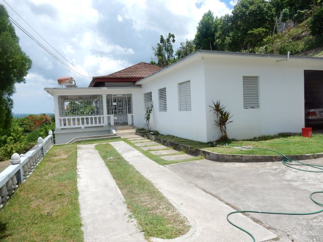 House For Sale in Bogue Heights, St. James, Jamaica | PropertyAds Jamaica