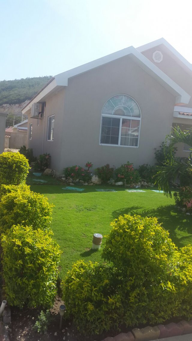 House For Sale in caymanas estate, St. Catherine Jamaica