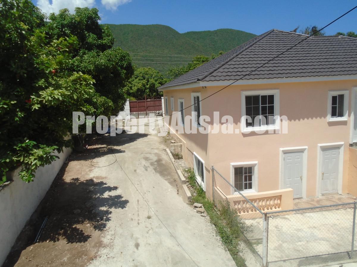 House For Sale in vineyard Town, Kingston / St. Andrew Jamaica