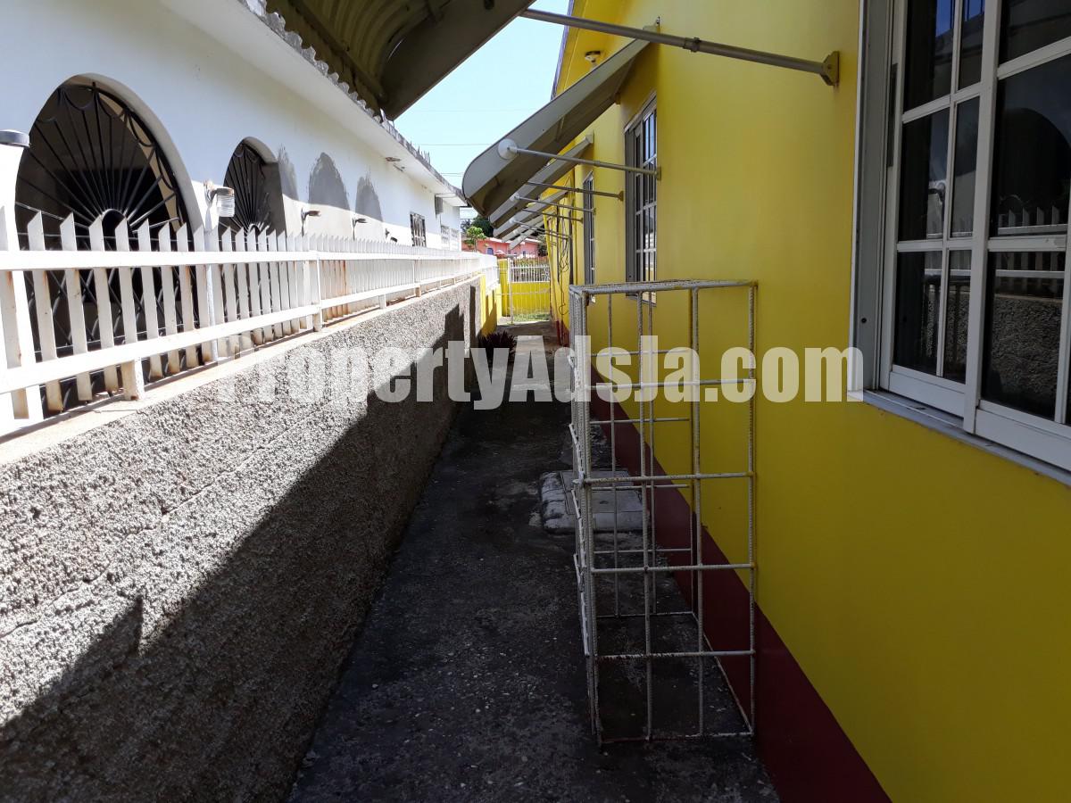 House For Sale in Eltham View Spanish Town, St. Catherine Jamaica