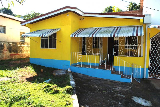 House For Sale in Heartease, Manchester Jamaica | PropertyAdsJa.com