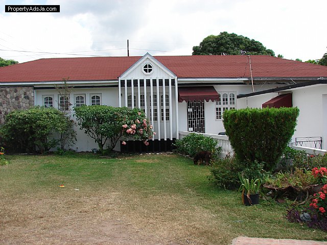 House For Sale in Mona, Kingston / St. Andrew Jamaica | PropertyAdsJa.com