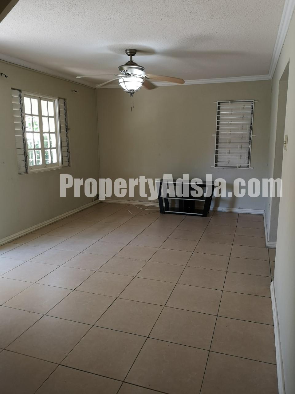 Townhouse For Rent in Dillsbury Avenue, Kingston / St. Andrew Jamaica ...