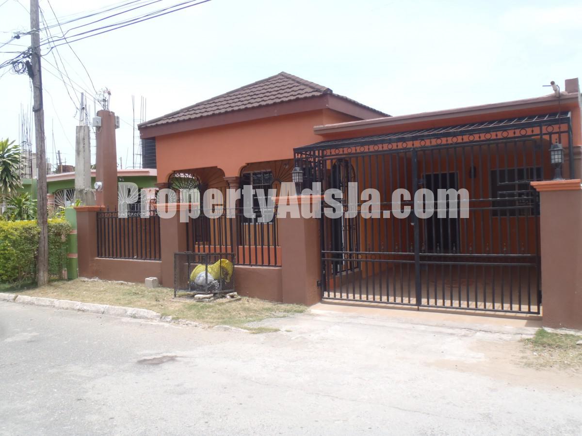 House For Sale in Portmore, St. Catherine Jamaica | PropertyAdsJa.com