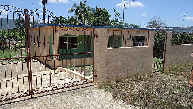 House For Sale in lluidas Vale, St. Catherine, Jamaica | PropertyAds ...