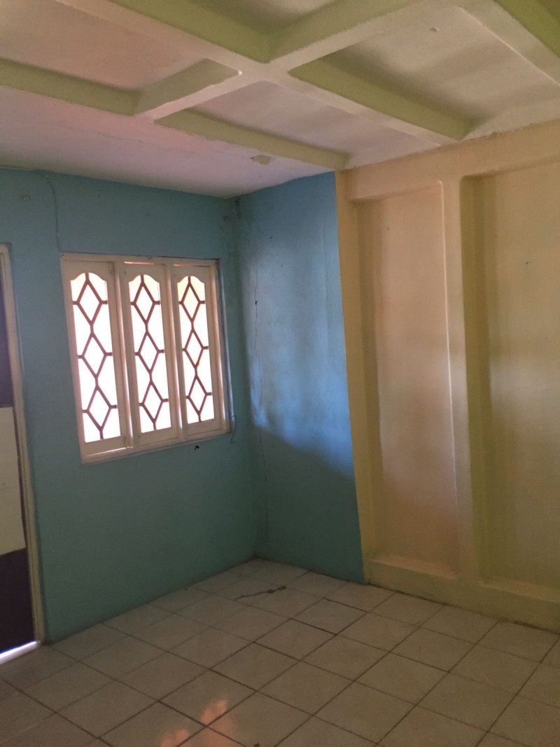 House For Sale in Daffodile Ave Eltham Park spanish Town, St. Catherine