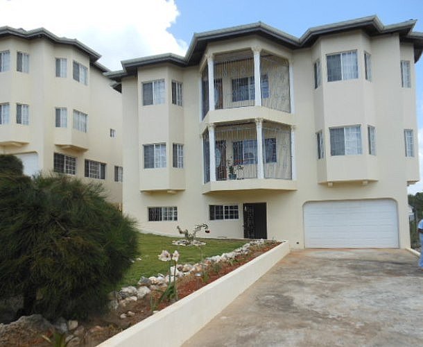 Apartment For Rent in Knowles Mews Mandeville, Manchester Jamaica