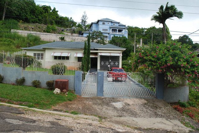 House For Sale in Mandeville, Manchester Jamaica | PropertyAdsJa.com