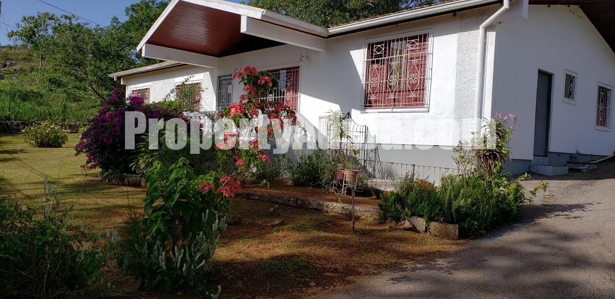 House For Sale in Hatfield Mandeville, Manchester Jamaica