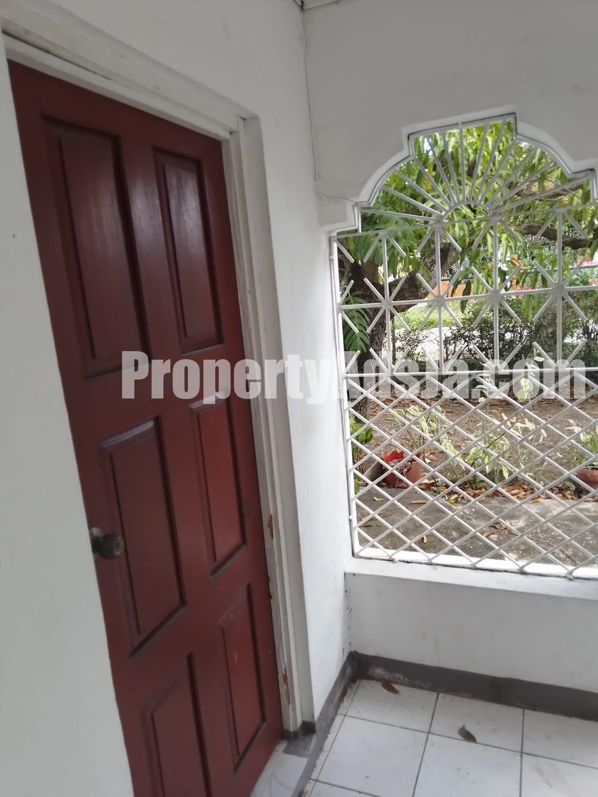 House For Sale In Glenmuir Heights May Pen, Clarendon Jamaica 