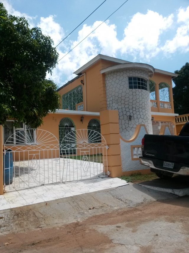 House For Sale in Kingston 19, Kingston / St. Andrew Jamaica