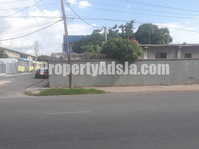 Commercial building For Rent in Slipe Road, Kingston / St. Andrew ...