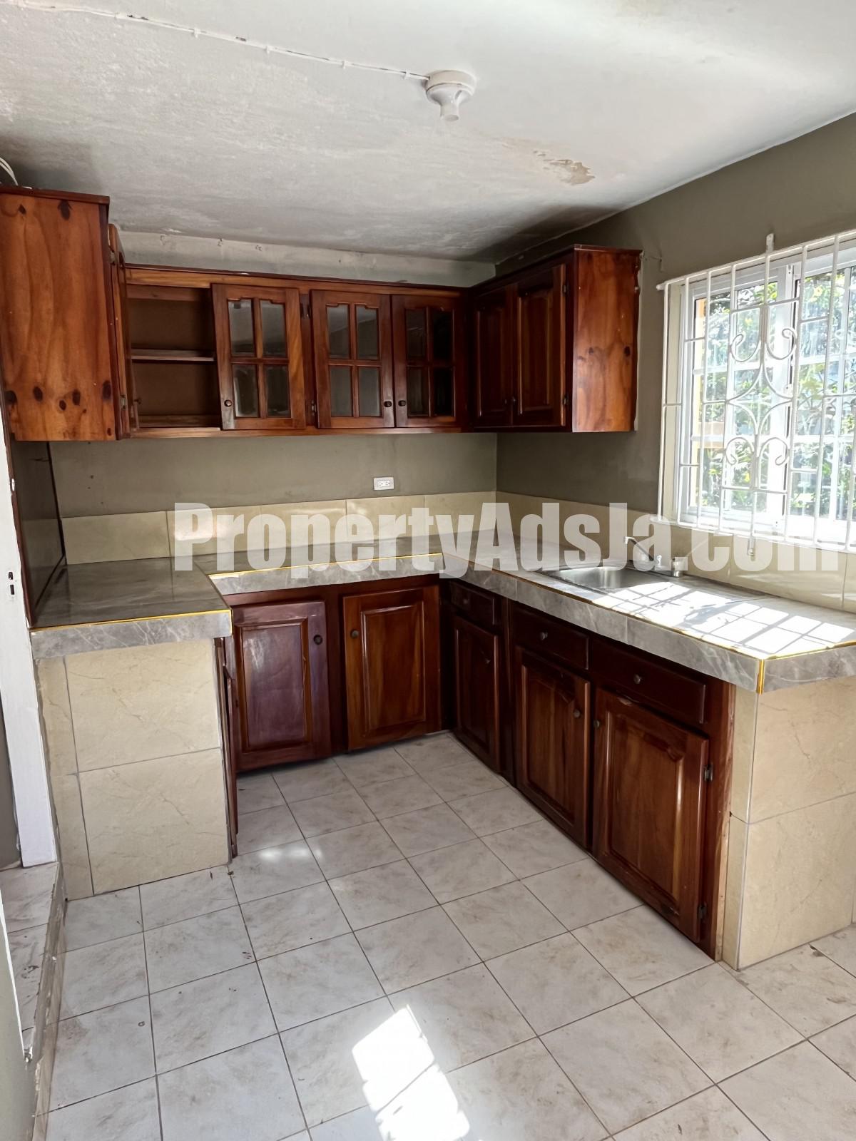 Flat For Rent in Mandeville, Manchester Jamaica | PropertyAdsJa.com