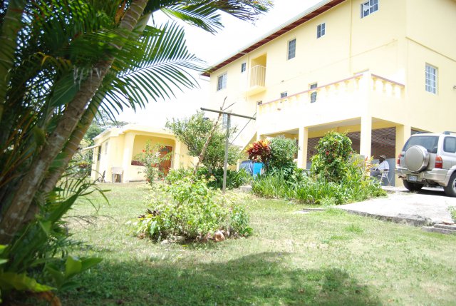 House For Sale in Ingleside, Manchester Jamaica | PropertyAdsJa.com