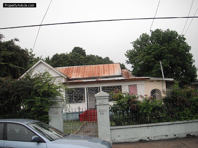 House For Sale in South Camp Road, Kingston / St. Andrew Jamaica ...