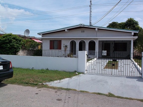 House For Sale in Renfield Drive Kgn 20 House, Kingston / St. Andrew ...