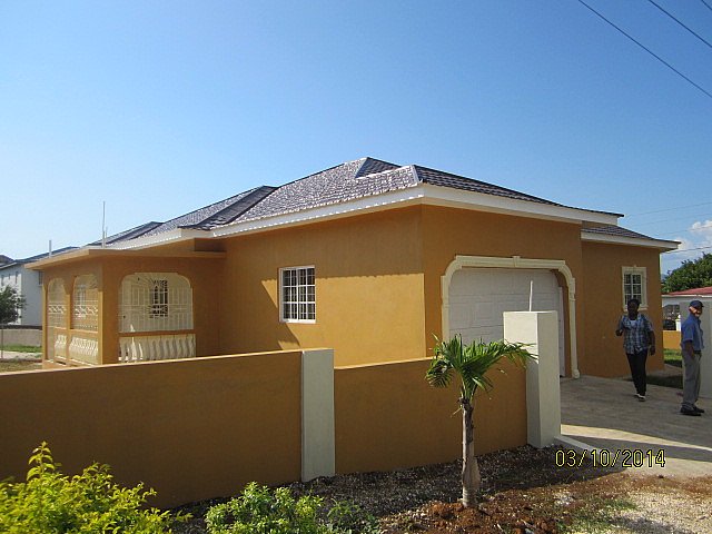 House For Sale in Santa Cruz St Elizabeth Jamaica 