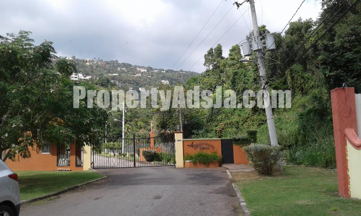 Townhouse For Sale in Havendale, Kingston / St. Andrew Jamaica