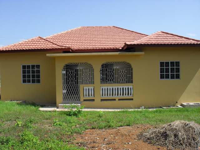 House For Sale in Santa Cruz St. Elizabeth Jamaica