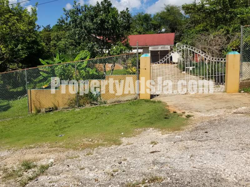 House For Sale in WILLIAMSFIELD, Manchester Jamaica