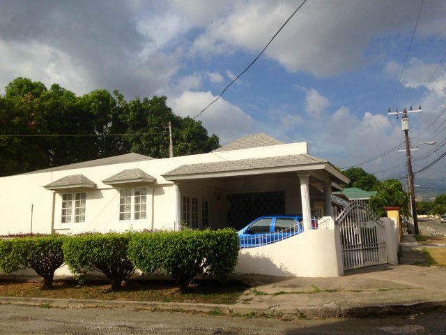 House For Sale in St Andrew, Kingston / St. Andrew Jamaica ...