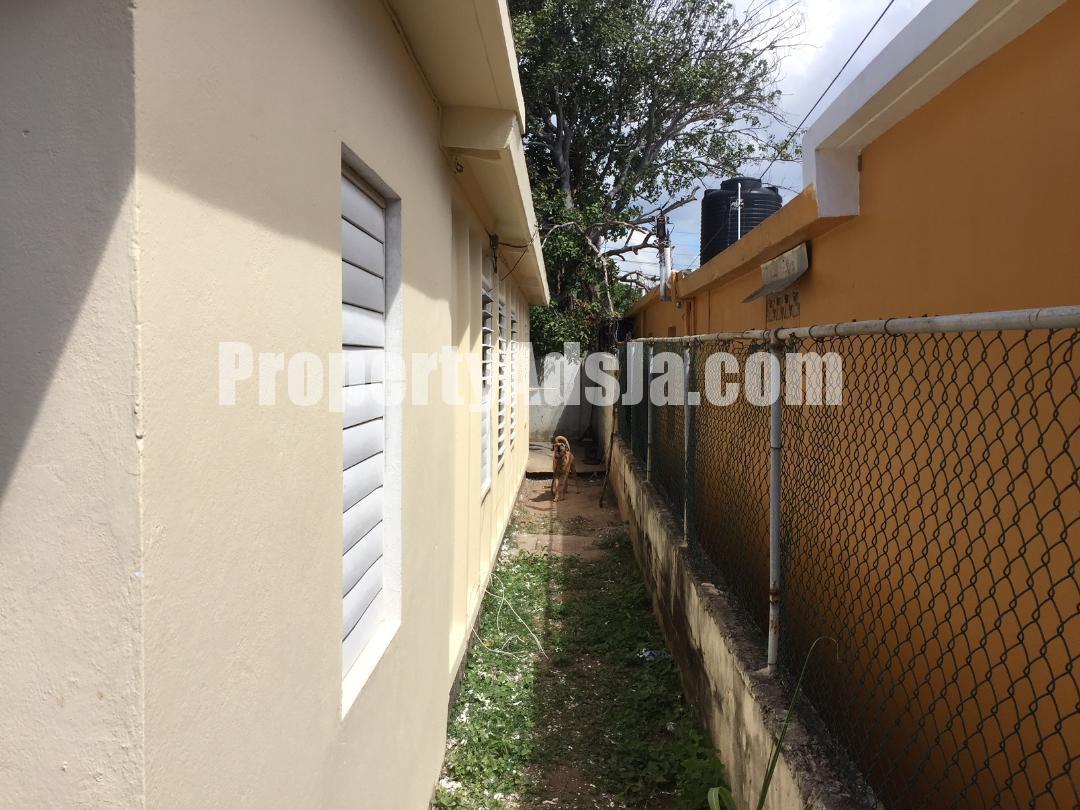 House For Sale in Bridgeport Portmore, St. Catherine Jamaica