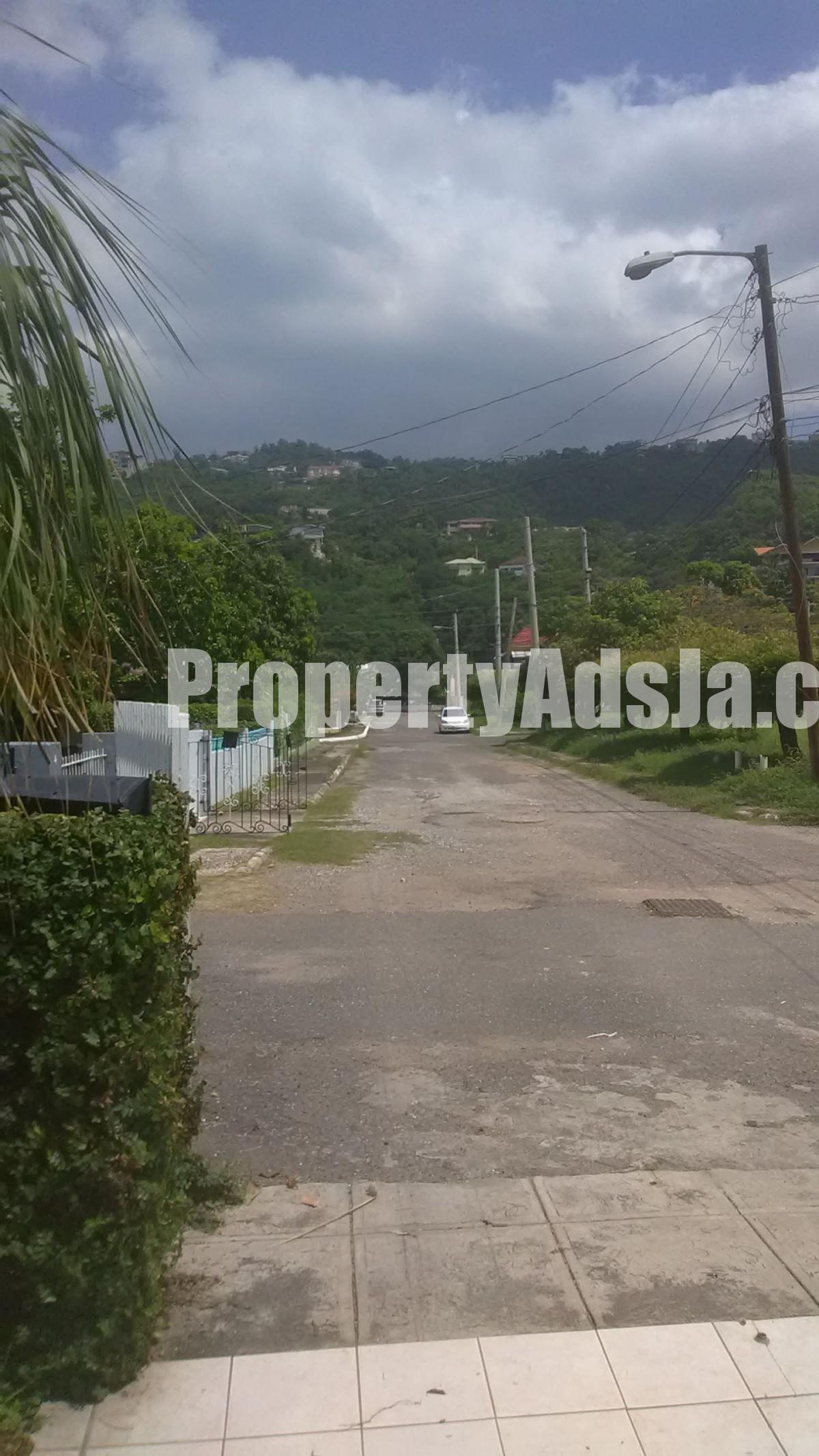 House For Rent in Meadowbrook Park Kgn 19, Kingston / St. Andrew