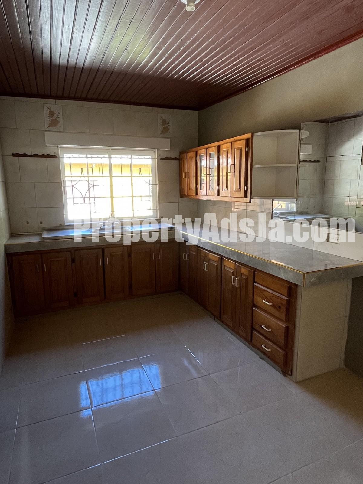 Flat For Rent in Mandeville, Manchester Jamaica | PropertyAdsJa.com