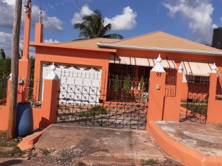 4 bed House For Sale - Gazeland, St. Elizabeth, Jamaica