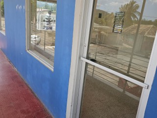 Commercial building For Rent in Porus, Manchester Jamaica | [2]