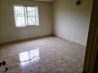 Townhouse For Rent in Portmore Country Club, St. Catherine Jamaica | [6]