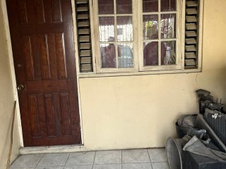 Townhouse For Sale in Cooreville  Kingston 20, Kingston / St. Andrew Jamaica | [1]