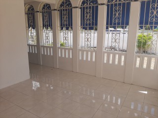 House For Rent in Mona, Kingston / St. Andrew Jamaica | [7]