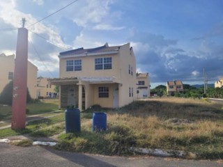 2 bed Townhouse For Sale in Spanish Town, St. Catherine, Jamaica
