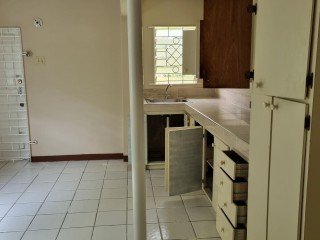 Flat For Rent in Golden Spring, Kingston / St. Andrew Jamaica | [12]