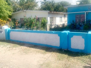 House For Sale in Sydenham Housing Scheme, St. Catherine Jamaica | [1]