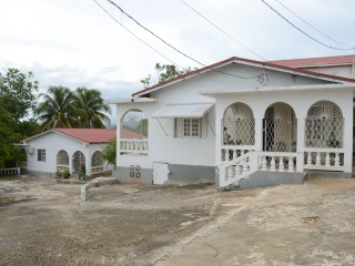 House For Sale in Santa Cruz, St. Elizabeth Jamaica | [6]