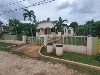 4 bed House For Sale in Bellevue Heights, St. Catherine, Jamaica
