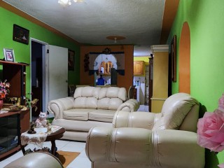 House For Sale in SYDENHAM COTTAGE, St. Catherine Jamaica | [4]