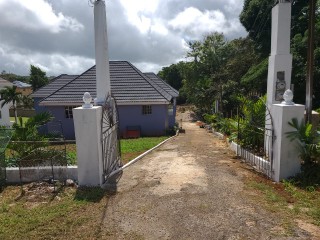 2 bed Apartment For Rent in Mandeville, Manchester, Jamaica