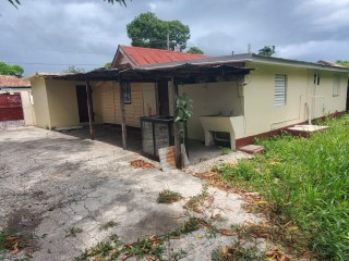 House For Sale in William Street Spanish Town, St. Catherine Jamaica | [3]