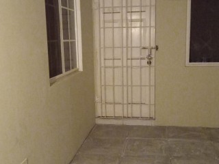 2 bed House For Rent in Molynes, Kingston / St. Andrew, Jamaica
