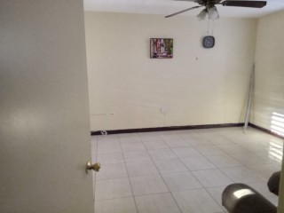 Flat For Rent in Mona Heights, Kingston / St. Andrew Jamaica | [4]