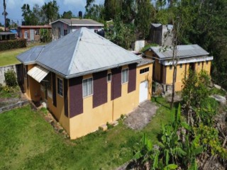 House For Sale in Knockpatrick, Manchester Jamaica | [2]