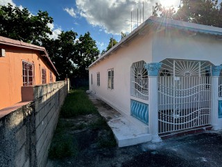 House For Rent in Pembroke Hall, Kingston / St. Andrew Jamaica | [6]